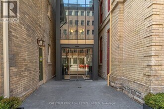 Building Photo - 634 Church St