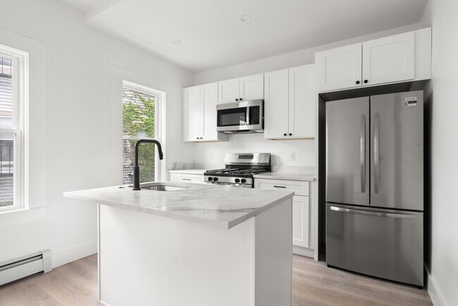 Foto del edificio - 467 E 3rd St