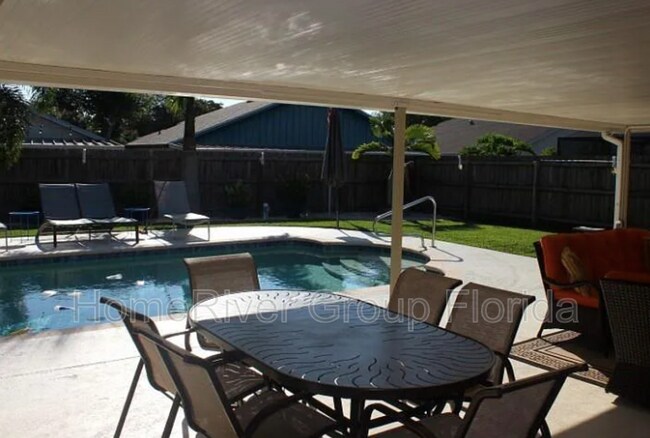 Foto del edificio - 1410 Glenmere Dr
