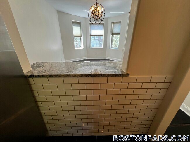 Building Photo - 31 Queensberry St