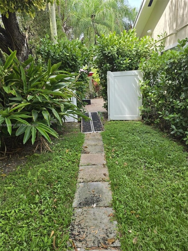 Foto del edificio - 9760 SW 148th St