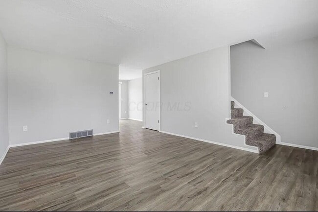Building Photo - 2818 Avati Dr