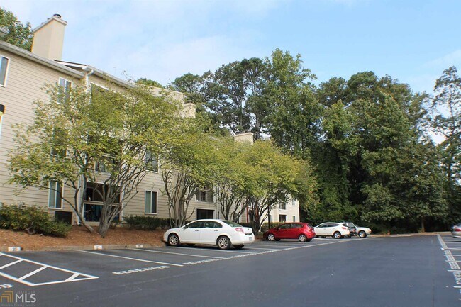 Building Photo - 580 Emory Oaks Way