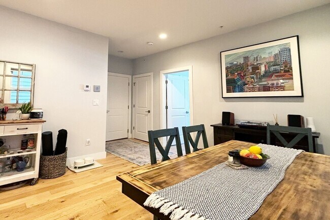 Foto del edificio - 335 Maverick St