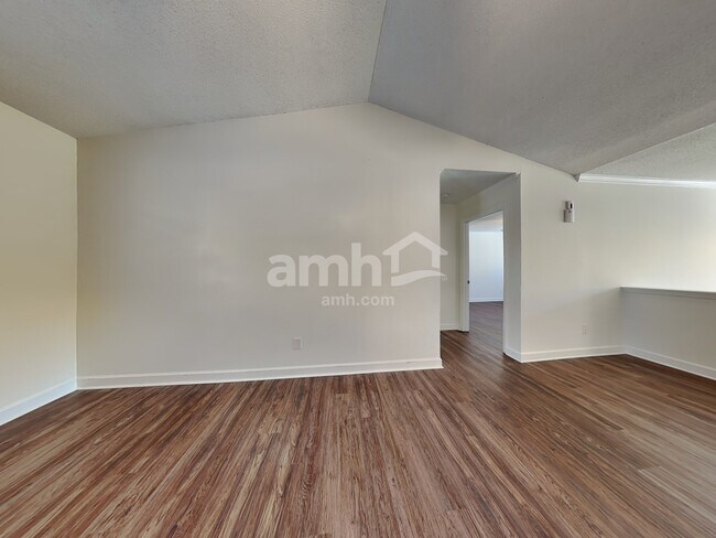 Building Photo - 1535 Reynolds Forest Dr