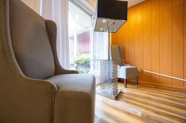 Foto del edificio - 27701 Mills Ave