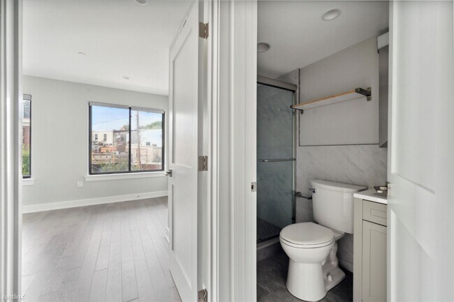 Foto del edificio - 2 br, 2 bath 4plex - 3828 BARING ST Unit 201