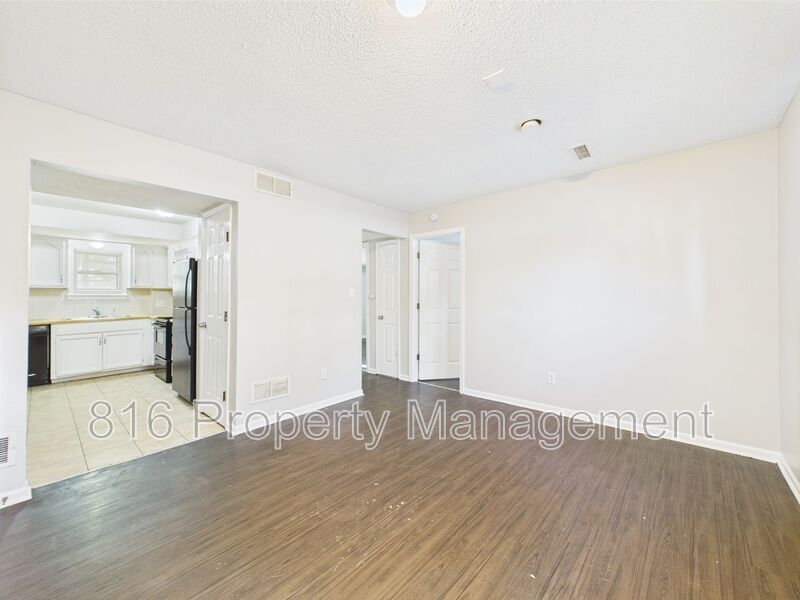 Primary Photo - 1229 W Hayward Ave