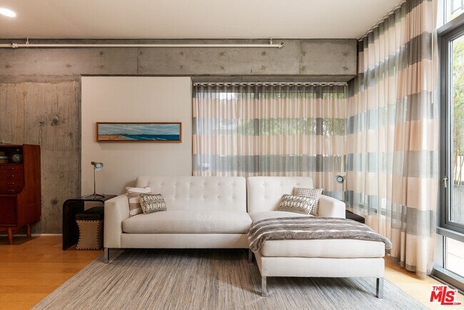 Foto del edificio - 1100 S Hope St