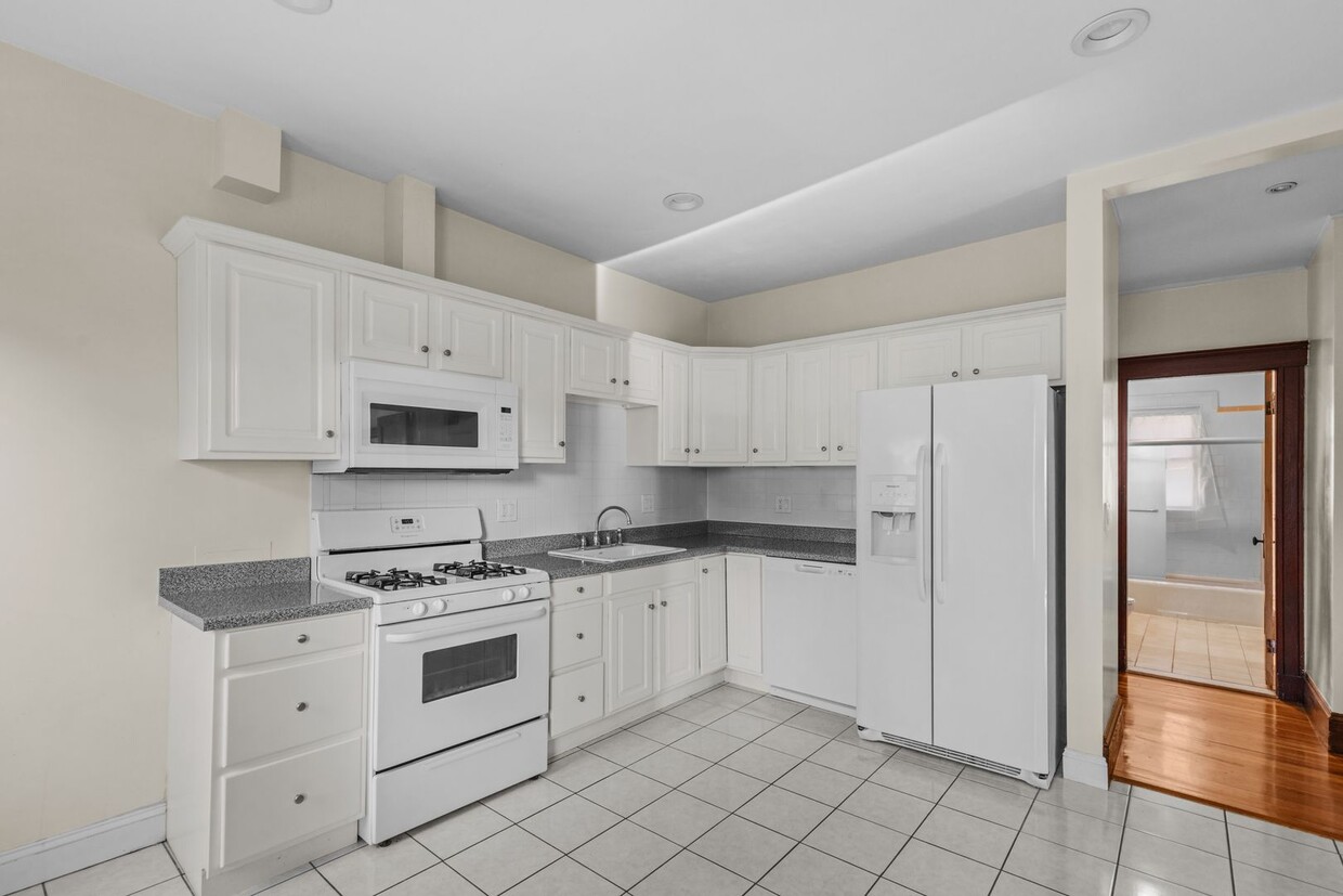 No Brokers Fee, In-Unit Washer and Dryer, Central Heat/AC, Eat-in Kitchen, Parking for Rent - No Brokers Fee, In-Unit Washer and Dryer, Central Heat/AC, Eat-in Kitchen, Parking for Rent