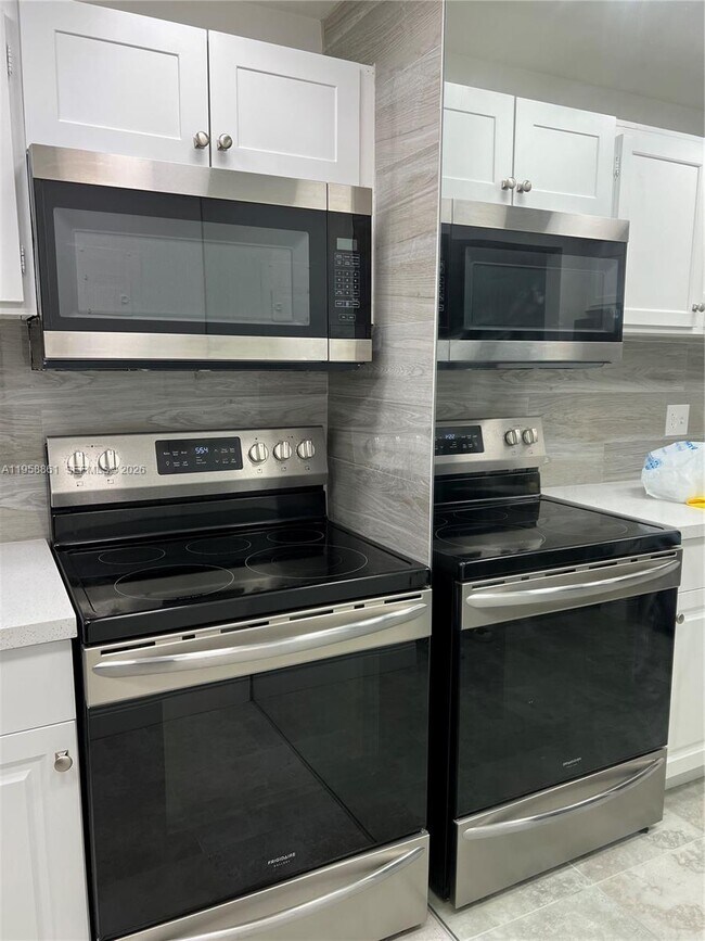 Foto del edificio - 3740 Inverrary Dr