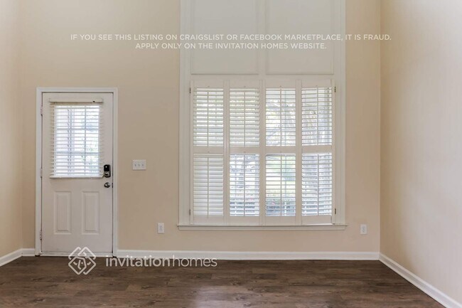 Foto del edificio - 1615 Heyford Cir NW