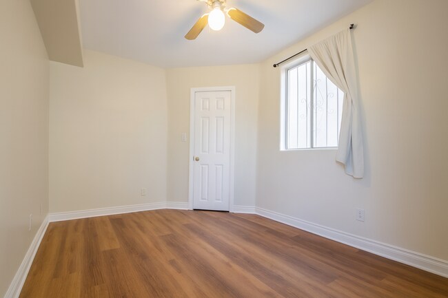 Foto del edificio - 3109 S Catalina St