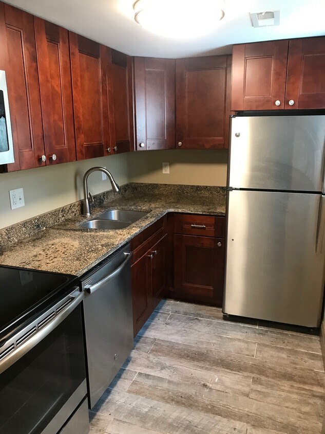 Foto principal - 1641 J St