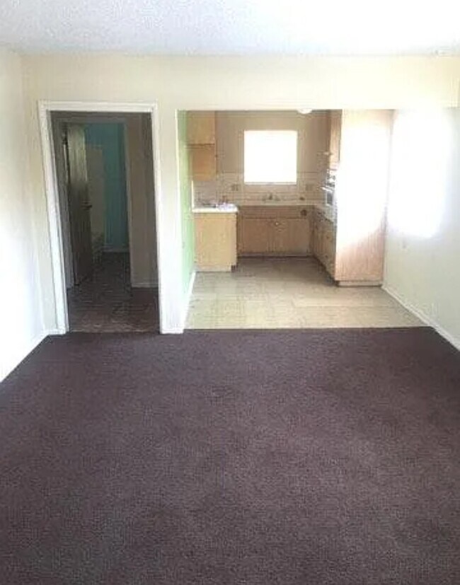 Building Photo - 25982 Tamarisk Dr
