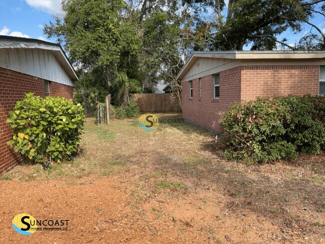 Foto del edificio - 4805 Locksley Ave