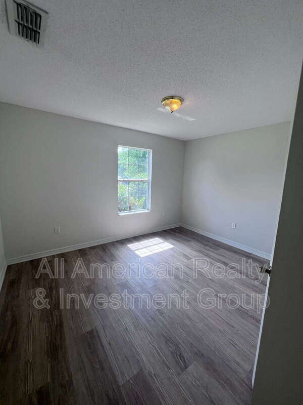 Building Photo - 147 Cabana Way