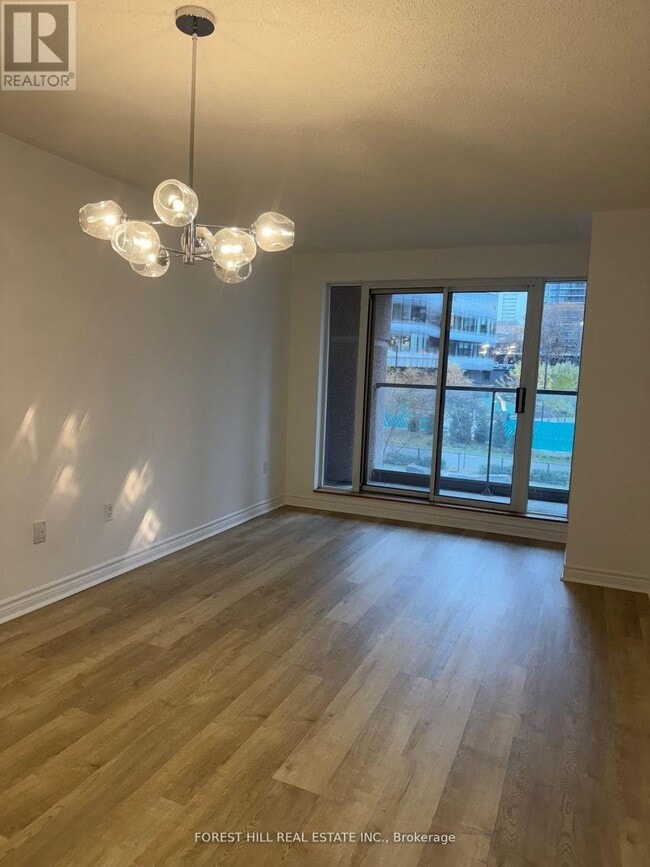 Building Photo - 909 Bay St.