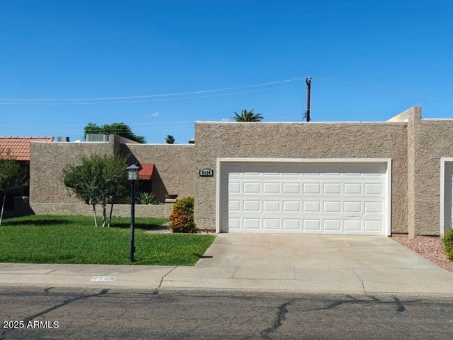 Building Photo - 8428 E Malcomb Dr
