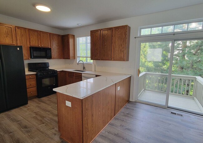 Foto del edificio - 441 Evergreen Cir