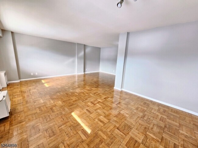 Foto del edificio - 415 Claremont Ave
