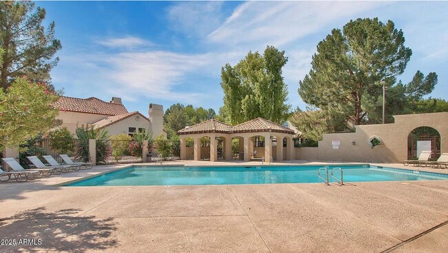 Foto del edificio - 921 W University Dr