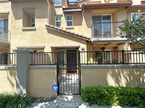 Building Photo - 17871 Shady View Dr