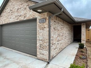 Building Photo - 920 Coles Creek
