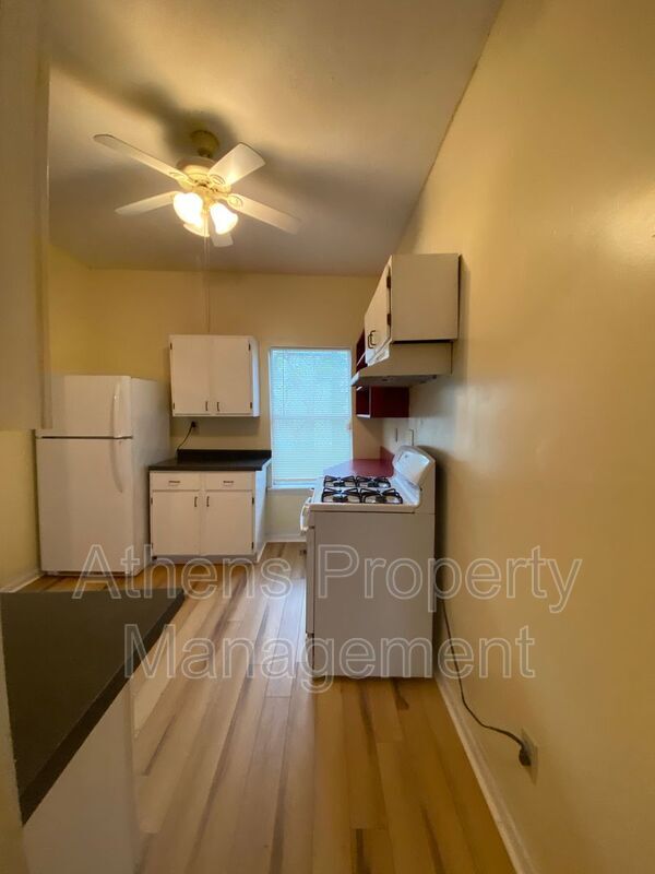 Foto del edificio - 285 N Rocksprings St