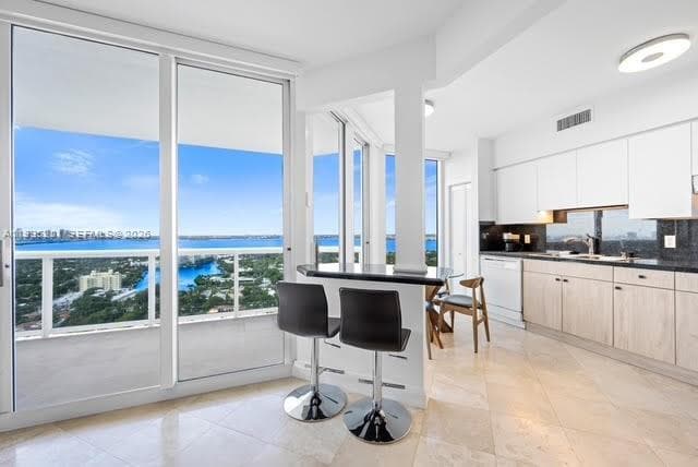 Building Photo - 4779 Collins Ave