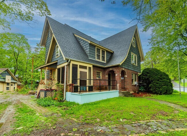 Foto del edificio - 38 Plattekill Ave