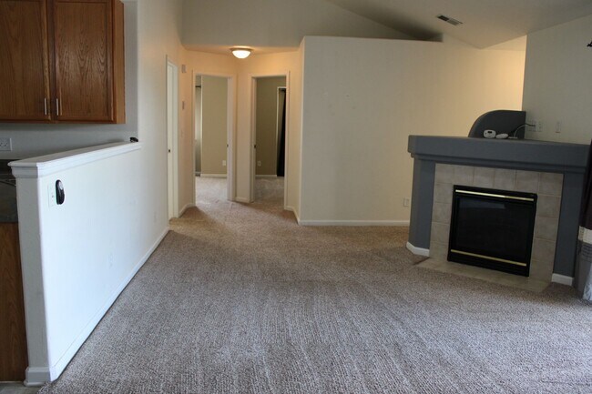 Foto del edificio - Beautiful 2-Bedroom Townhome in Pinnacle at T-Bone Ranch
