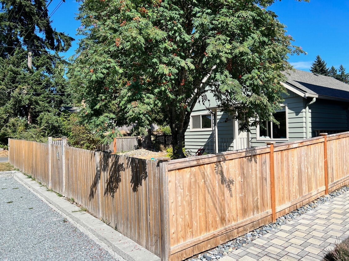 Foto principal - 2805 NE 133rd St