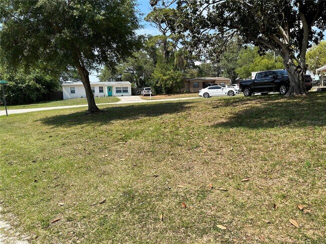 Building Photo - 1615 Stevenson Dr