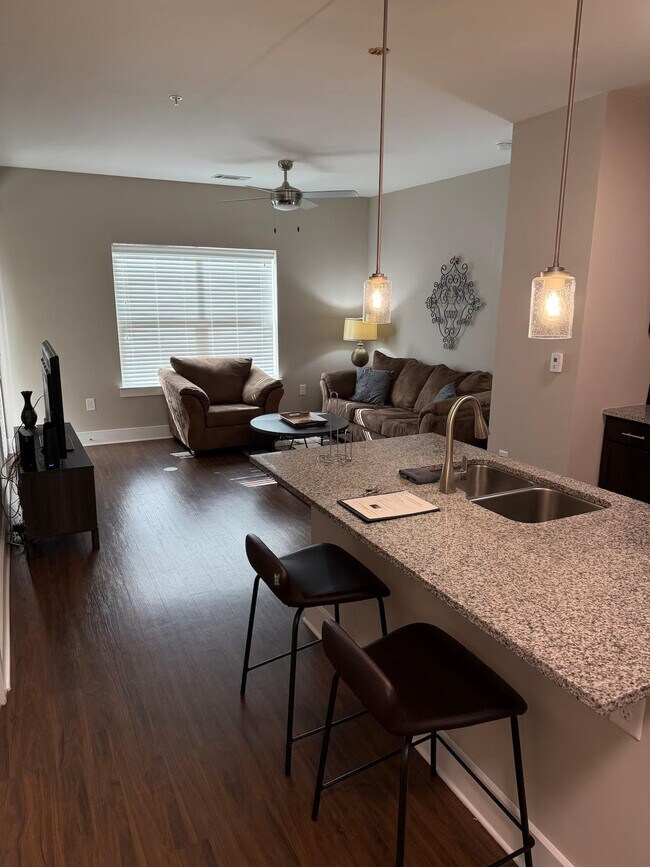 Foto del edificio - 4735 Sharon Rd