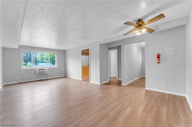 Foto del edificio - 4428 Turney Rd