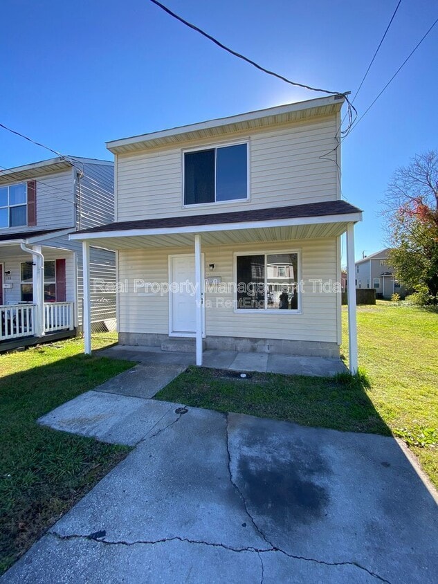 Primary Photo - 726 19th St