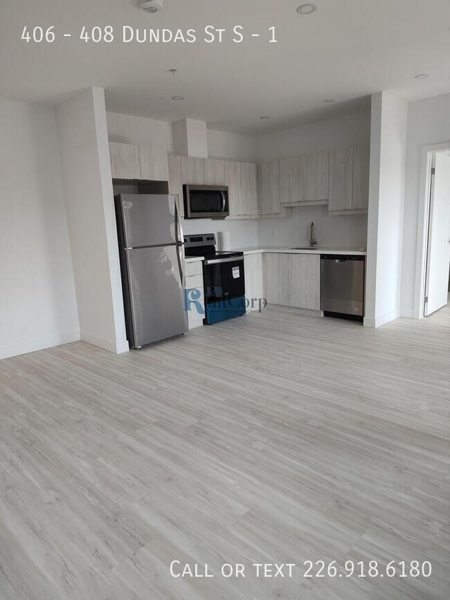 Photo du bâtiment - 408-408 Dundas St S