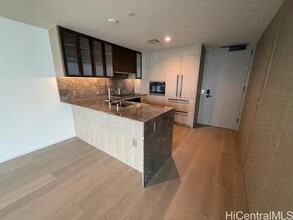 Building Photo - 1000 Auahi St