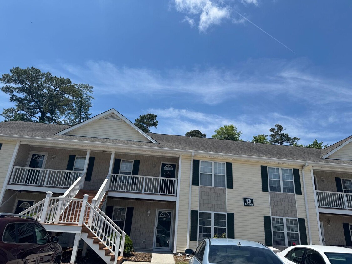 Foto principal - ~~HORTON PLACE ~~ FIRST FLOOR CONDO ~~