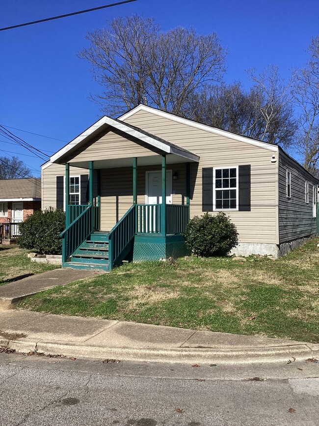 Building Photo - 3 Bedroom 2 Bath House