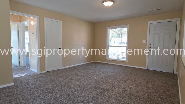 Building Photo - 402 S Story Rd