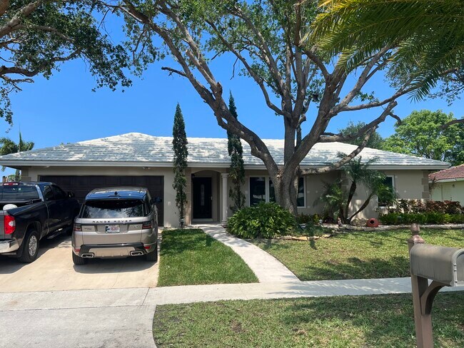 Building Photo - 1250 SW 15th Ave