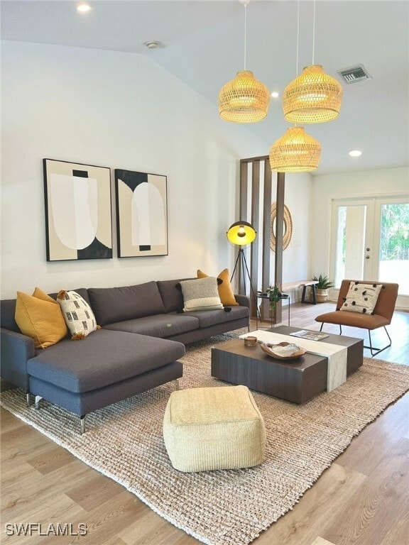 Foto principal - 220 18th Ave NW