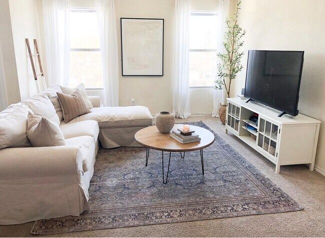 Foto del edificio - 7216 Colina Way