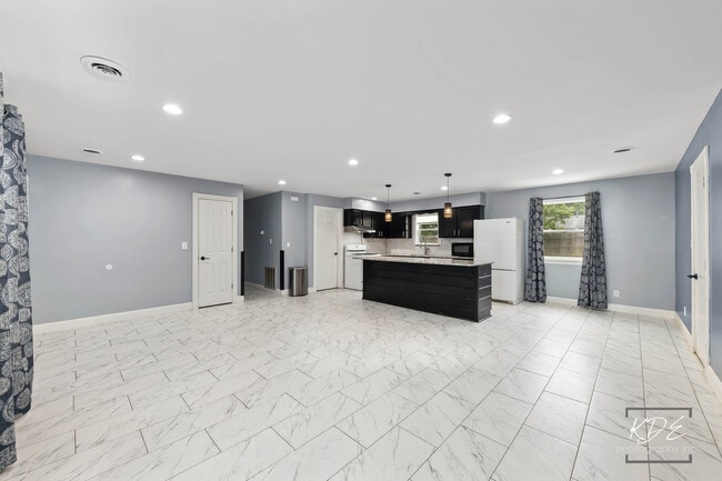 Building Photo - 1108 Karner Dr