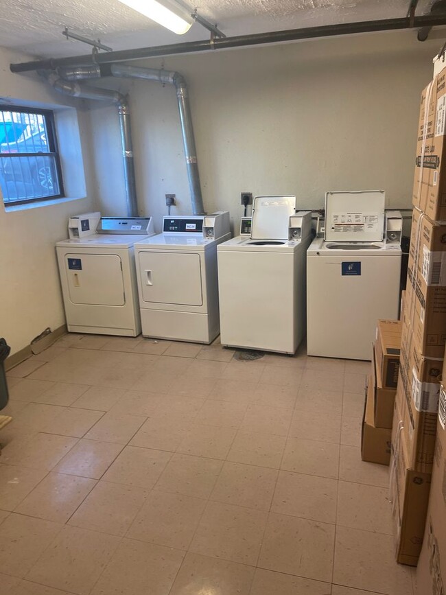 Foto del edificio - 1 Bedroom w/heat & hot water Union Square ...