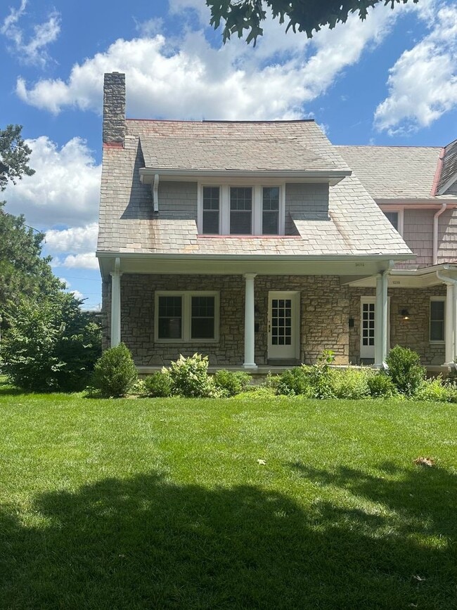 Building Photo - 2174 Arlington Ave
