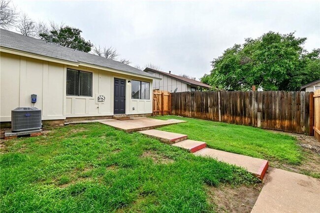 Foto del edificio - 2-Bedroom Duplex with Garage