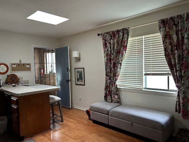 Foto del edificio - 247 Juniper Ave